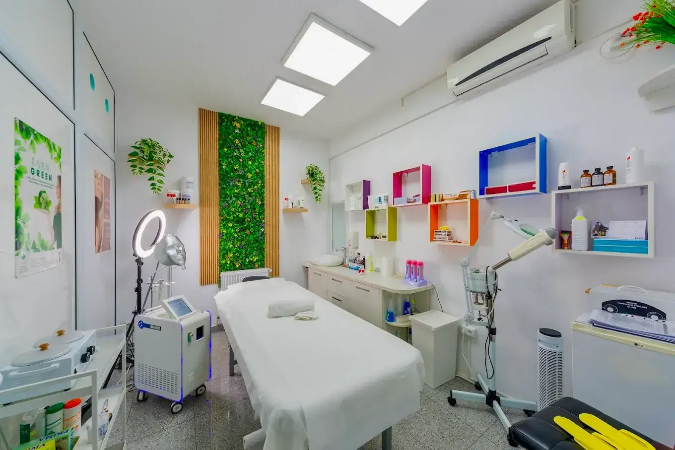 Servicii profesionale masaj și cosmetică